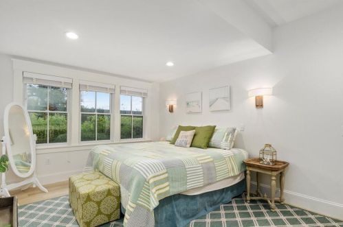 125 Seaview St, Chatham MA 02633-2330 exterior