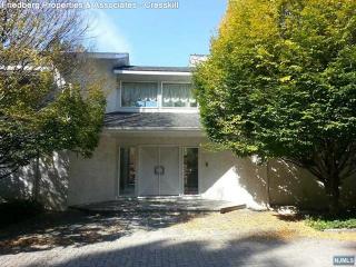 23 Van Buren Ct, Cresskill NJ  07626-1729 exterior