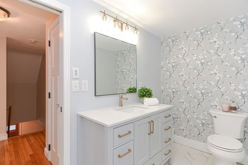 37 Needham St, Norfolk MA  02056-1648 exterior