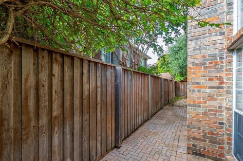 14593 Parker Ct, Addison TX 75001-7971 exterior