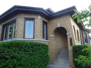 3112 Clinton Ave, Forest View, IL 60402-2902