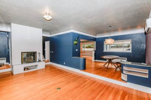 230 Austin St, Newton MA 02465-2501 exterior