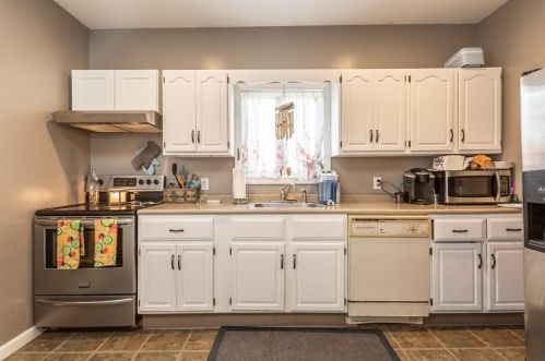 6 Morton St, Taunton MA 02780-3036 exterior