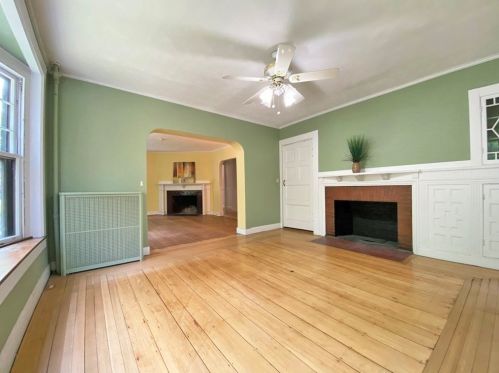 117 Mount Vernon St, Newton MA 02465-2559 exterior