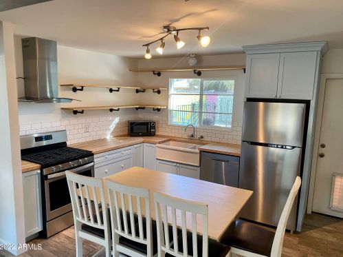 8329 5 St, Phoenix AZ 85040-8707 exterior