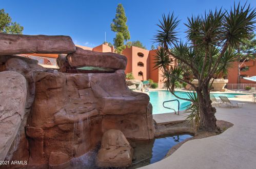 4303 Cactus Rd, Phoenix AZ 85032-7637 exterior