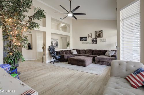 2702 Amberwood Dr, Phoenix AZ  85045-4208 exterior