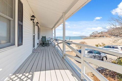 220 Wessagussett Rd, Weymouth, MA 02191-1654