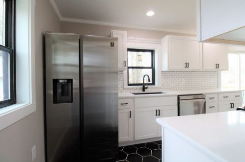 967 Wilbur Ave, Fall River MA  02725-2033 exterior