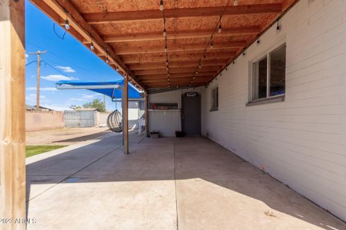 2248 Chipman Rd, Phoenix AZ 85040-2472 exterior