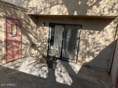 4261 67th Dr, Phoenix, AZ 85033-8247