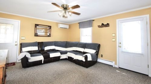 1 Main St, Groveland MA 01834-1415 exterior