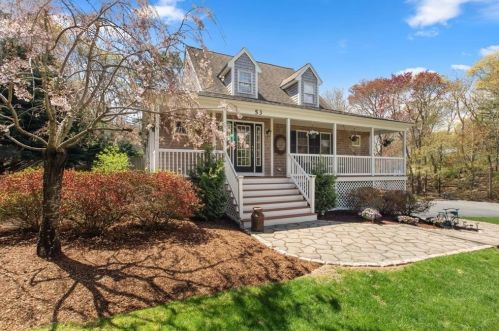 53 Pawtuxet Rd, Plymouth, MA 02360-1421
