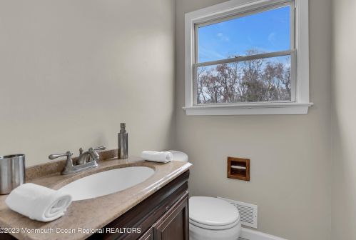 36 Drexel Dr, Jackson Twp NJ  08527-2328 exterior