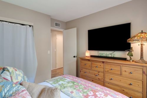 24 Whistling Swan, Irvine CA 92604-4527 exterior