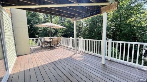 385 Stonetown Rd, Skyline Lakes NJ  07456-1308 exterior