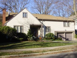 33 Redwood Rd, Newton, MA 02459-3124