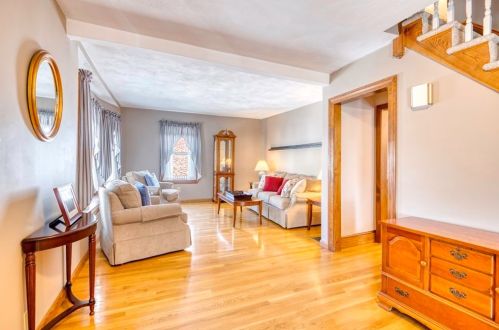 225 Bch St, Quincy MA 02170-2311 exterior