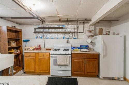 54 Meacham St, Belleville NJ 07109-1935 exterior