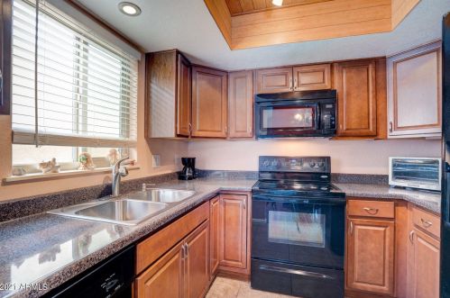 1120 Charleston Ave, Phoenix AZ 85032-9551 exterior