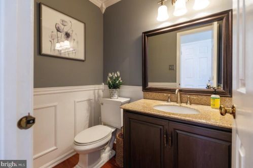 33 Winthrop Rd, Trenton NJ 08648-1557 exterior