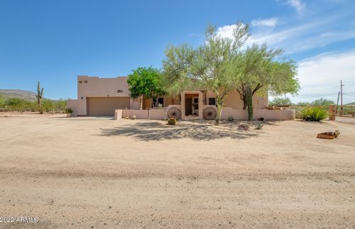 2252 Cavalry Rd, Phoenix, AZ 85087-7564