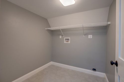 6 Red Hill Rd, North Reading MA  01864-1718 exterior