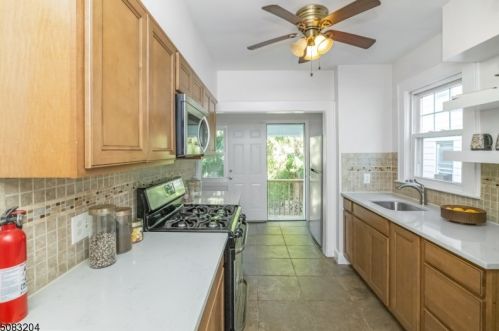 93 Ralph St, Belleville, NJ 07109-3230