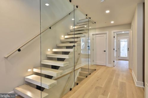 505 6th St, Philadelphia, PA 19147-1437