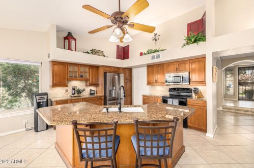 17002 32 Way, Phoenix AZ 85018-3973 exterior