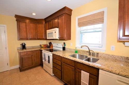 112 Bates Ave, Quincy MA 02169-1508 exterior