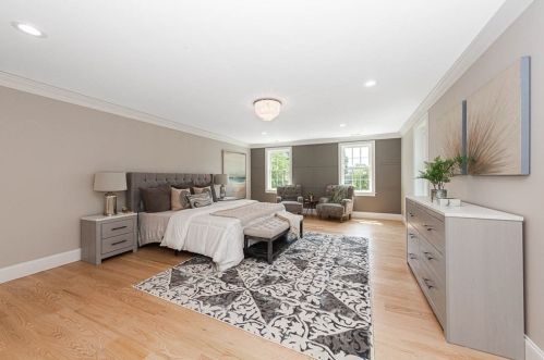 53 Lantern Ln, Arlington MA 02474-1806 exterior