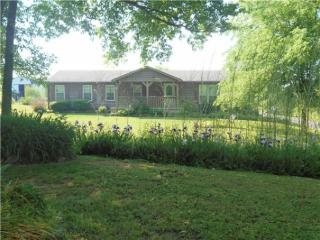 1325 Barry Ln, Gallatin, TN 37066-8724