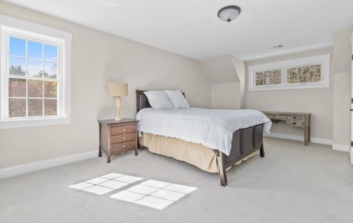 54 Cushing St, Hingham MA 02043-3625 exterior