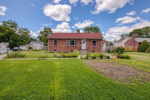 485 Hamilton St, Worcester, MA 01604-1230