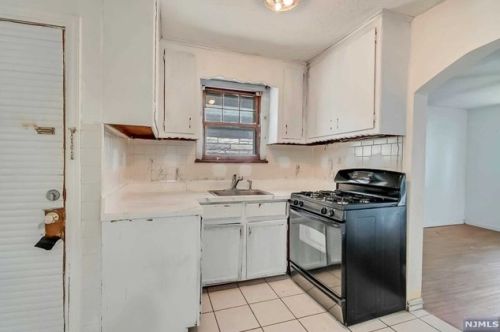 410 Davis Ave, Kearny NJ 07032-3510 exterior