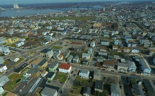 49 Hamlet St, Fall River MA 02724-3344 exterior