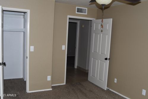 4061 Aster Dr, Phoenix AZ 85032-7318 exterior