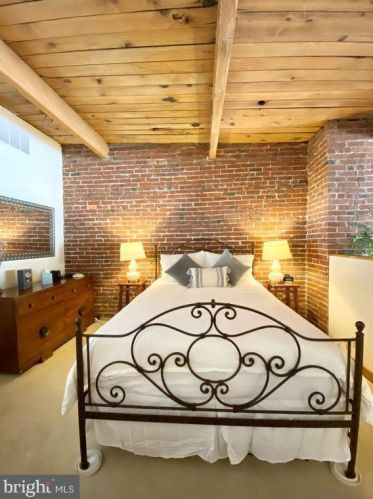 122 Chestnut St, Philadelphia PA 19106-3023 exterior