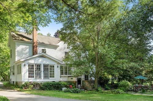 438 Main St, Acton MA  01720-3810 exterior