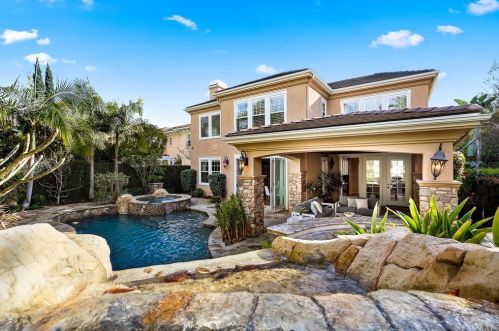 17 Buellton, Irvine CA 92602-2032 exterior