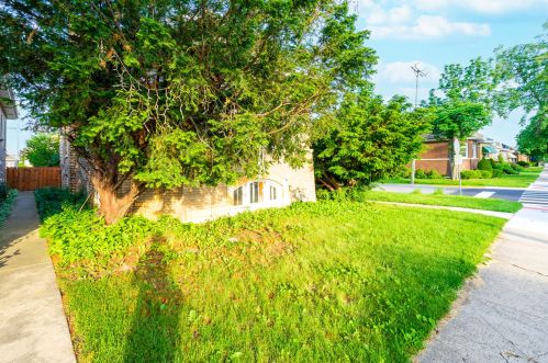 2447 Oak Park Ave, Forest View IL 60402-2530 exterior