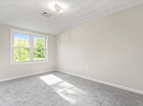 39 Riv St, Seekonk MA 02771-4706 exterior