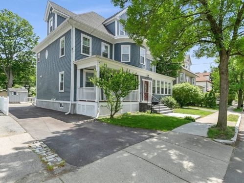 6 Rowe St, Newton MA 02466-1596 exterior