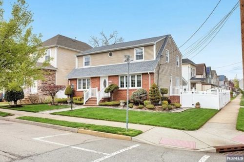 203 Laurel Ave, Kearny, NJ 07032-2951