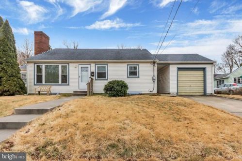 325 High St, West Deptford, NJ 08096-2225