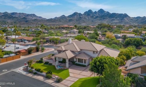 2347 Cinnabar Ave, Phoenix AZ  85028-3633 exterior