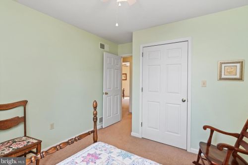 2 Wesley Dr, Carlisle PA 17015-4377 exterior