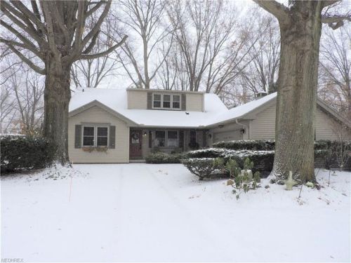 1659 Westhill Blvd, Cleveland OH  44145-2514 exterior