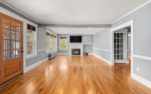 542 Eliot St, Milton MA 02186-1636 exterior